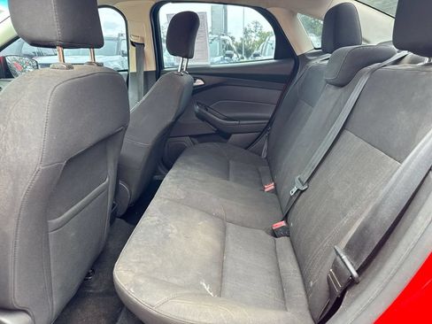 Used 2016 Ford Focus SE FWD image 22