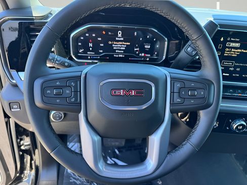 Used 2024 GMC Sierra 1500 SLT AWD/4WD image 20
