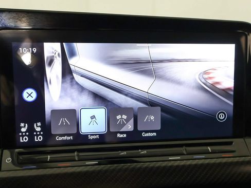 Used 2024 Volkswagen Golf R AWD/4WD image 46