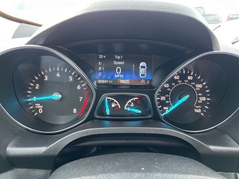 Used 2019 Ford Escape SE image 36