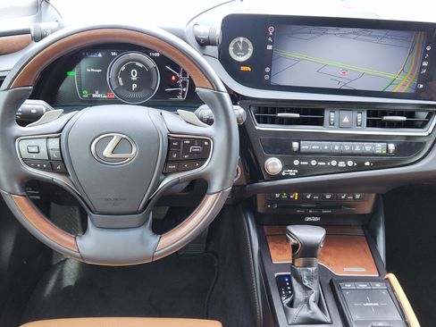 Used 2022 Lexus ES 300h Ultra Luxury image 72