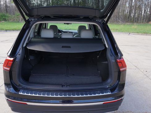 Used 2019 Volkswagen Tiguan SEL image 39