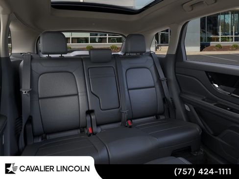 Used 2026 Lincoln Corsair Premiere FWD image 11