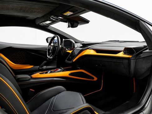 Used 2024 Lamborghini Revuelto AWD/4WD image 15