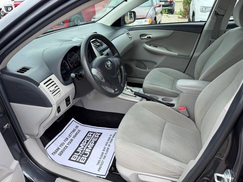 Used 2013 Toyota Corolla LE FWD image 10