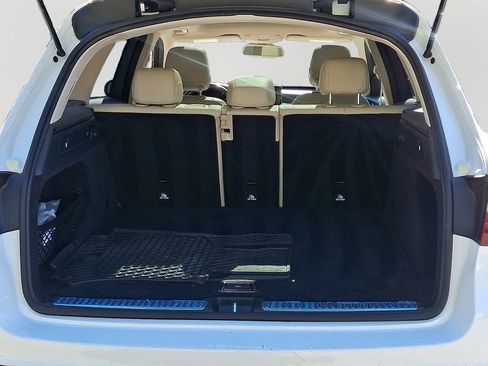 Used 2018 Mercedes-Benz GLC 300 4MATIC image 28