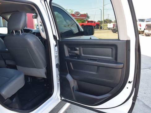 Used 2018 RAM 2500 Tradesman image 12