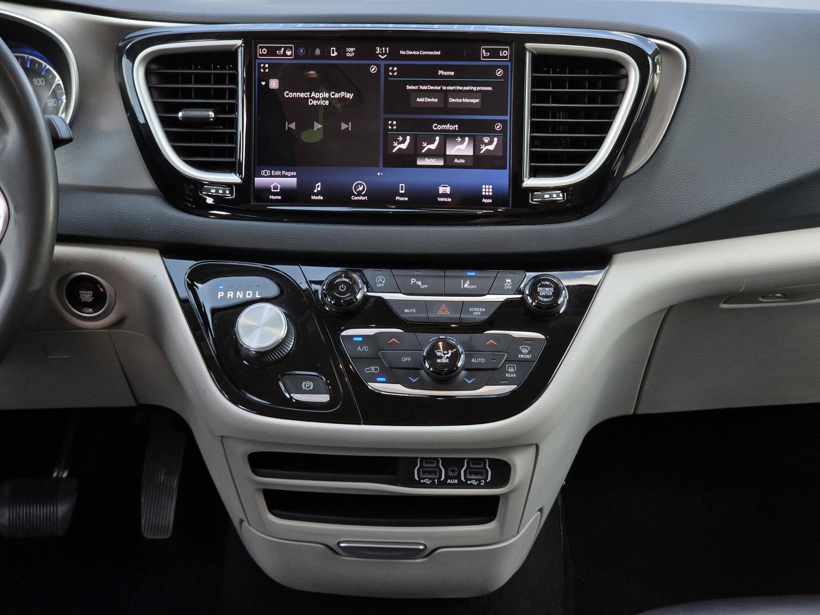Used 2023 Chrysler Pacifica Touring-L FWD image 13