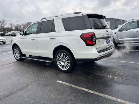 Used 2023 Ford Expedition Limited image 6