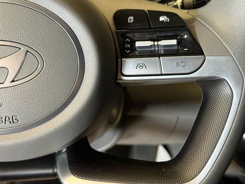 Used 2024 Hyundai Elantra SE image 12