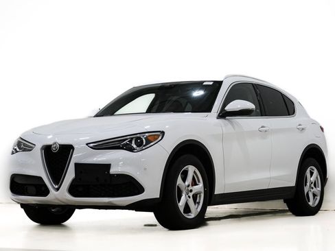 Used 2020 Alfa Romeo Stelvio AWD w/ Cold Weather Package image 3