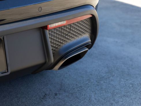 Certified 2025 Porsche Macan image 22