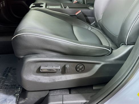 New 2026 Honda Odyssey Touring image 18