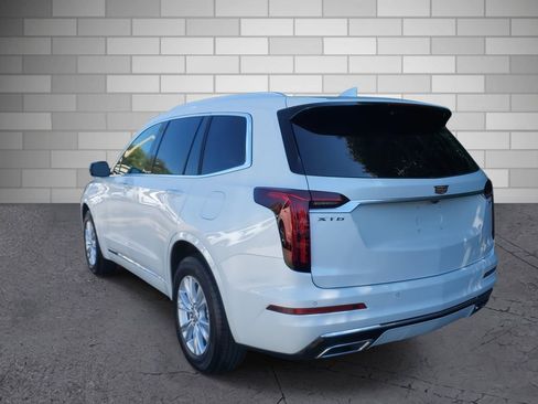 New 2025 Cadillac XT6 Luxury image 3