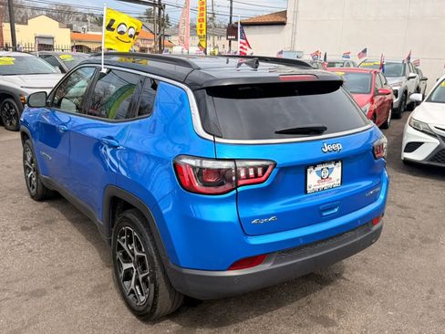 Used 2025 Jeep Compass Limited image 5