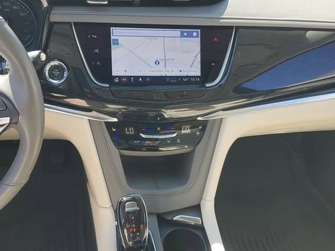 Certified 2024 Cadillac XT6 Premium Luxury w/ Technology Package AWD/4WD image 32