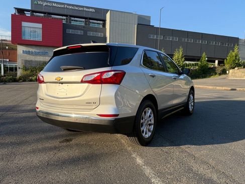 Used 2021 Chevrolet Equinox LT w/ Driver Convenience Package image 10
