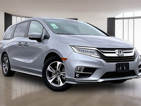 Used 2018 Honda Odyssey Touring image 3