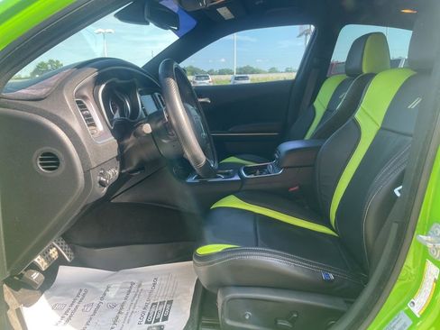 Used 2017 Dodge Charger R/T Scat Pack w/ Beats Audio Group RWD image 11