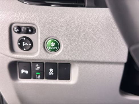 Used 2022 Honda Pilot Elite image 37