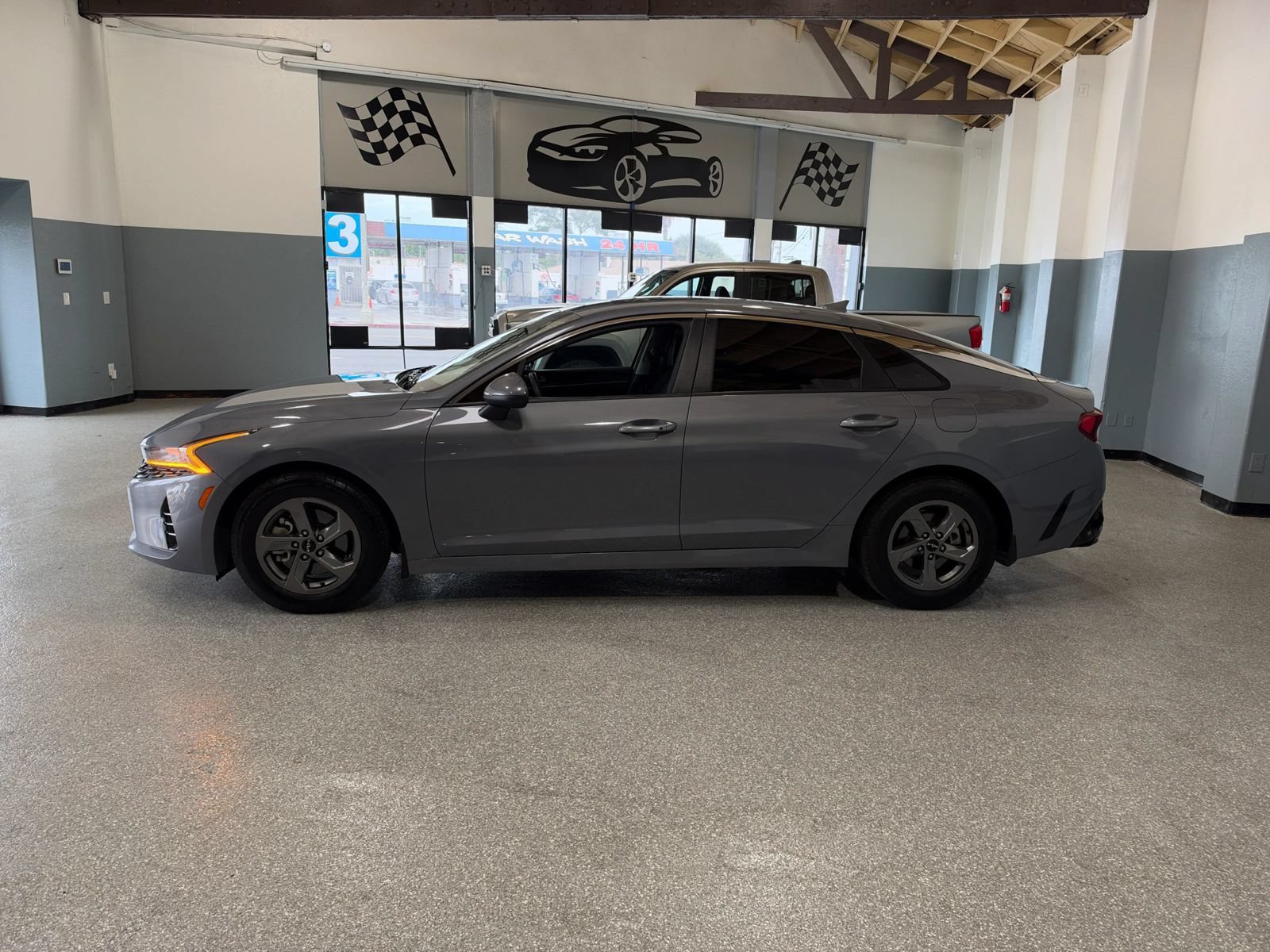 Used 2022 Kia K5 LXS FWD image 4