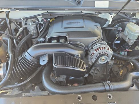 Used 2012 Cadillac Escalade Luxury image 28