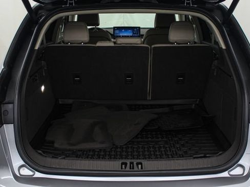 Used 2023 Lincoln Nautilus AWD w/ Premium Package image 12