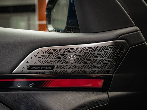 New 2026 BMW 550e xDrive image 20