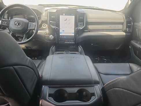 Used 2024 RAM 1500 Limited AWD/4WD image 2