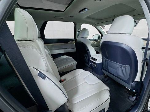 Used 2023 Hyundai Palisade Limited image 24