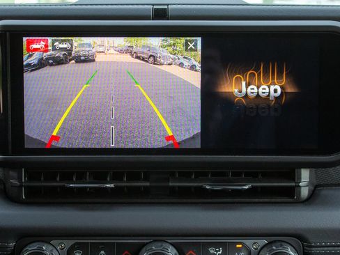 Used 2025 Jeep Wrangler Unlimited Rubicon 392 AWD/4WD image 18