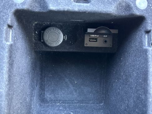 Used 2013 Hyundai Genesis 3.8 w/ Premium Pkg image 33