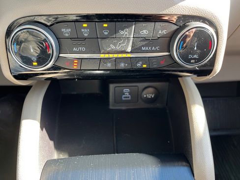 Used 2022 Ford Escape SE w/ Convenience Package image 21