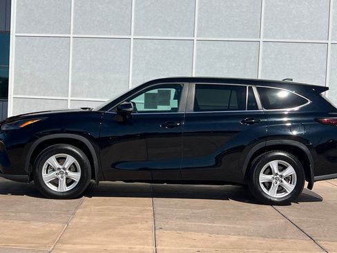 Certified 2024 Toyota Highlander LE image 8