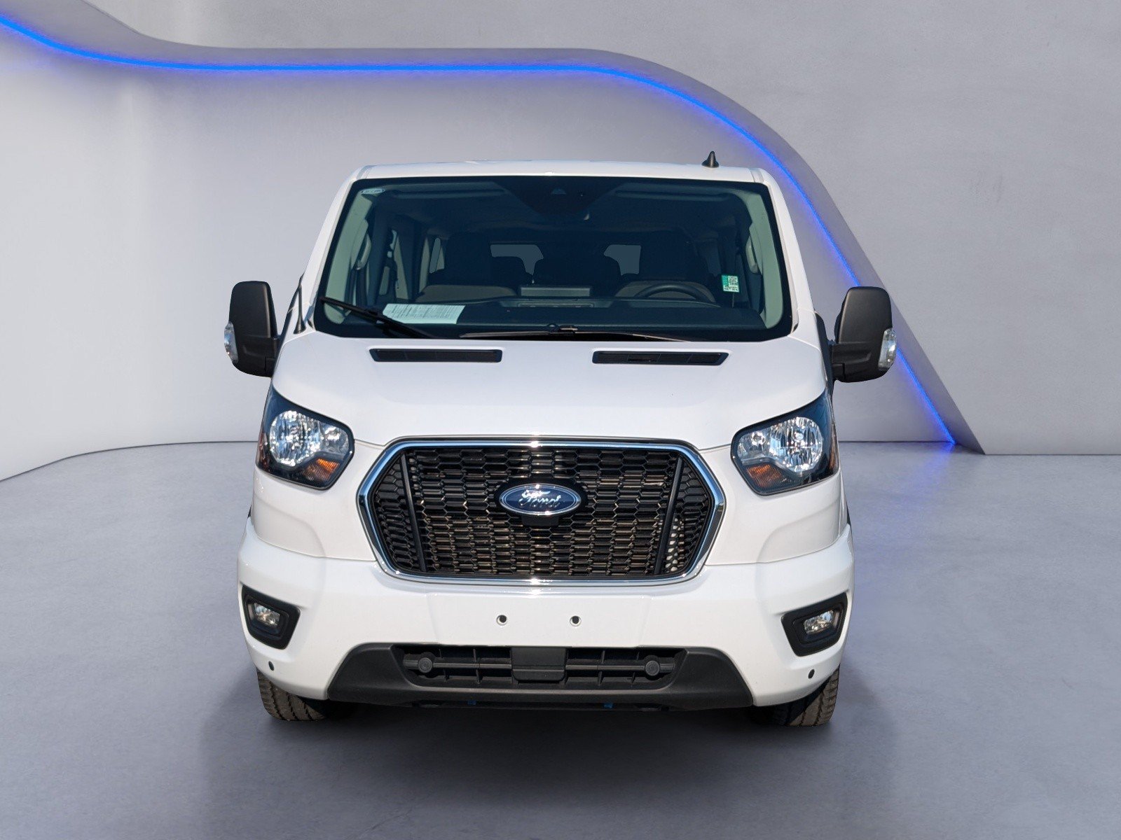 Used 2024 Ford Transit 350 XLT RWD image 3