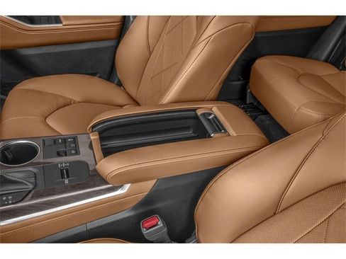 New 2026 Toyota Highlander Platinum image 10