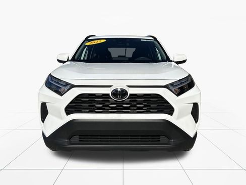 Used 2025 Toyota RAV4 XLE image 2