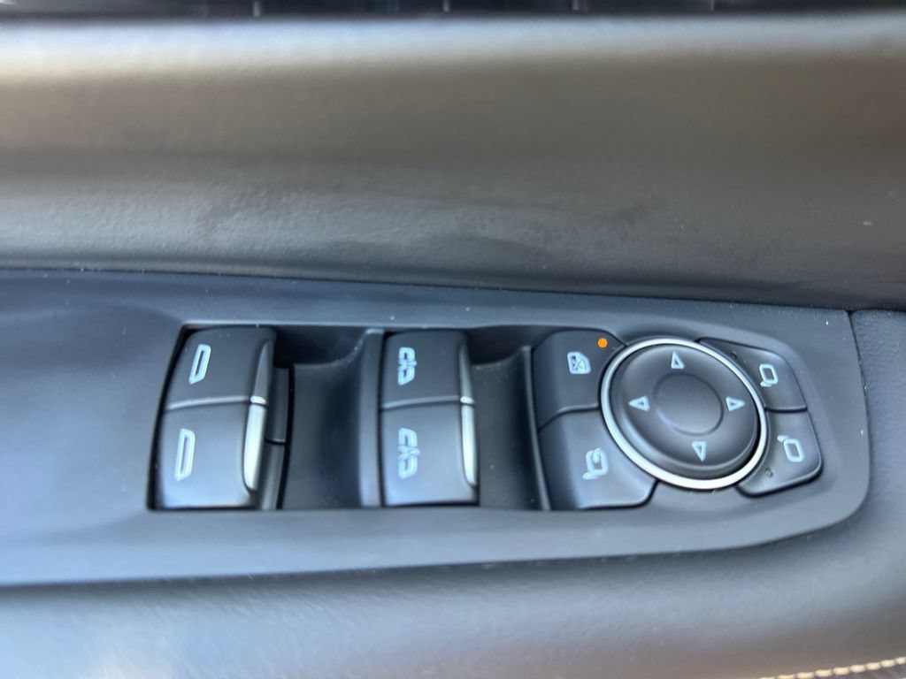 Used 2025 Chevrolet Tahoe Premier AWD/4WD image 19