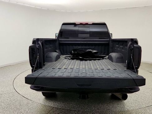 Used 2022 GMC Sierra 2500 Denali w/ Denali Black Diamond Edition AWD/4WD image 23