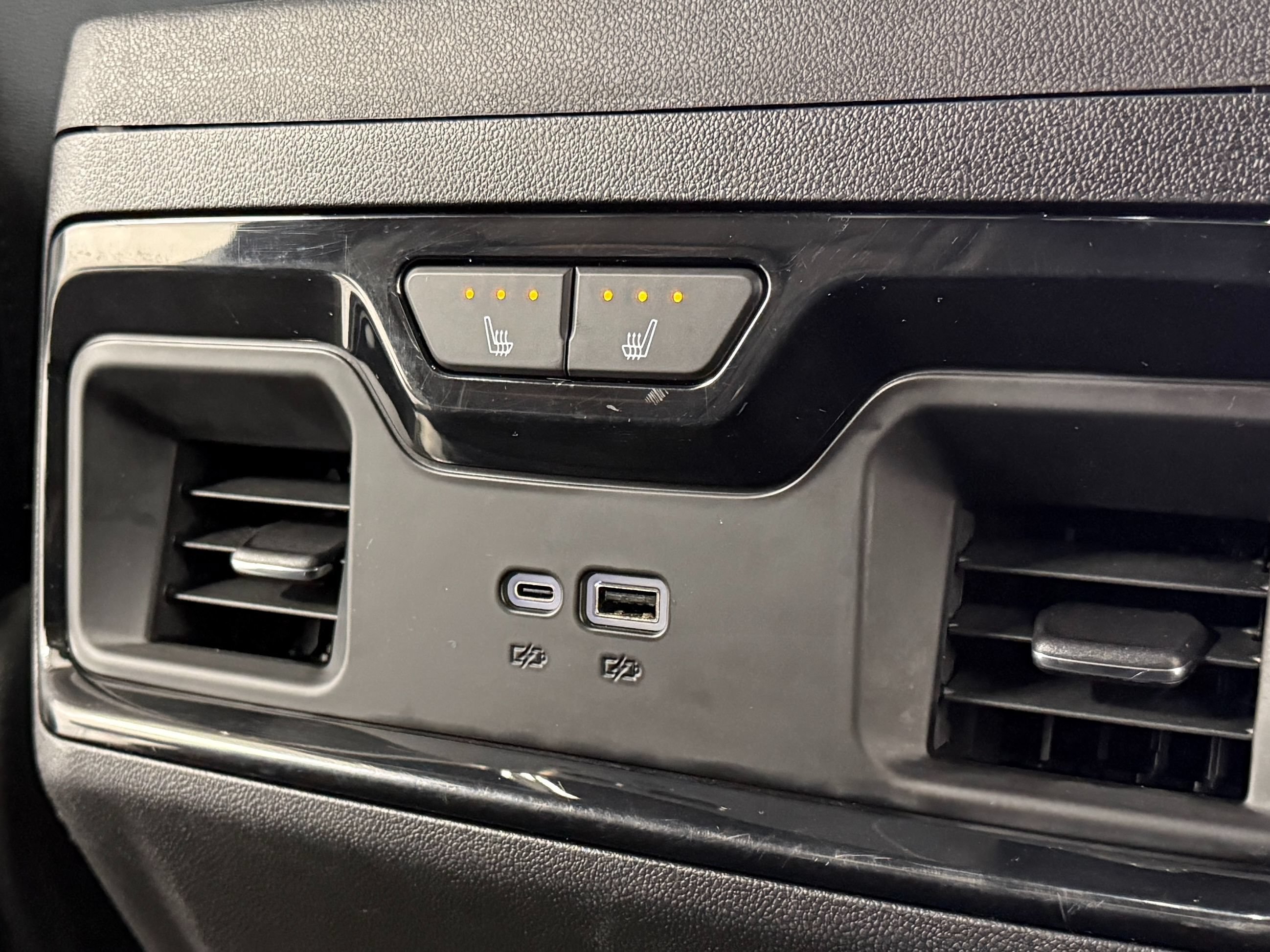 Used 2024 GMC Sierra 2500 AT4 w/ AT4 Premium Plus Package AWD/4WD image 35