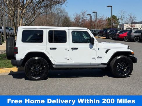 Used 2025 Jeep Wrangler Unlimited Sahara image 5