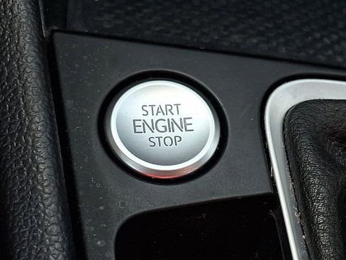 Used 2023 Volkswagen Jetta SE FWD image 32