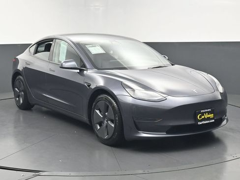 Used 2023 Tesla Model 3 Standard Range RWD image 3