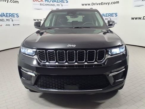 Used 2023 Jeep Grand Cherokee Limited AWD/4WD image 2