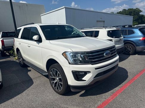 Used 2021 Ford Expedition XLT AWD/4WD image 2