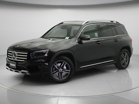 Used 2026 Mercedes-Benz GLB 250 image 3