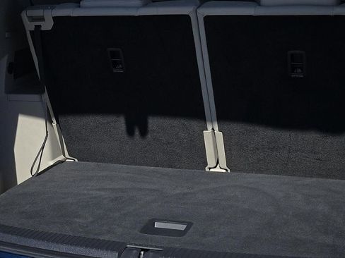 Used 2021 Volkswagen Atlas SEL Premium image 9