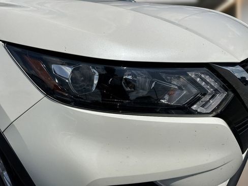 Used 2022 Nissan Rogue Sport SV w/ Technology Package AWD/4WD image 10
