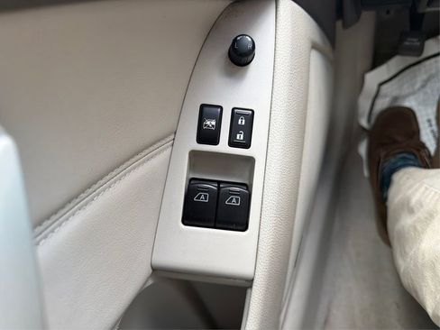 Used 2011 INFINITI G37 Journey w/ Premium Pkg image 49