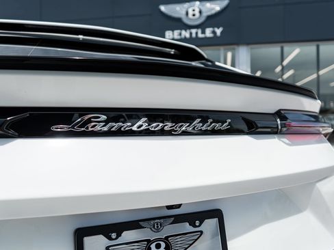 Used 2024 Lamborghini Urus S AWD/4WD image 12